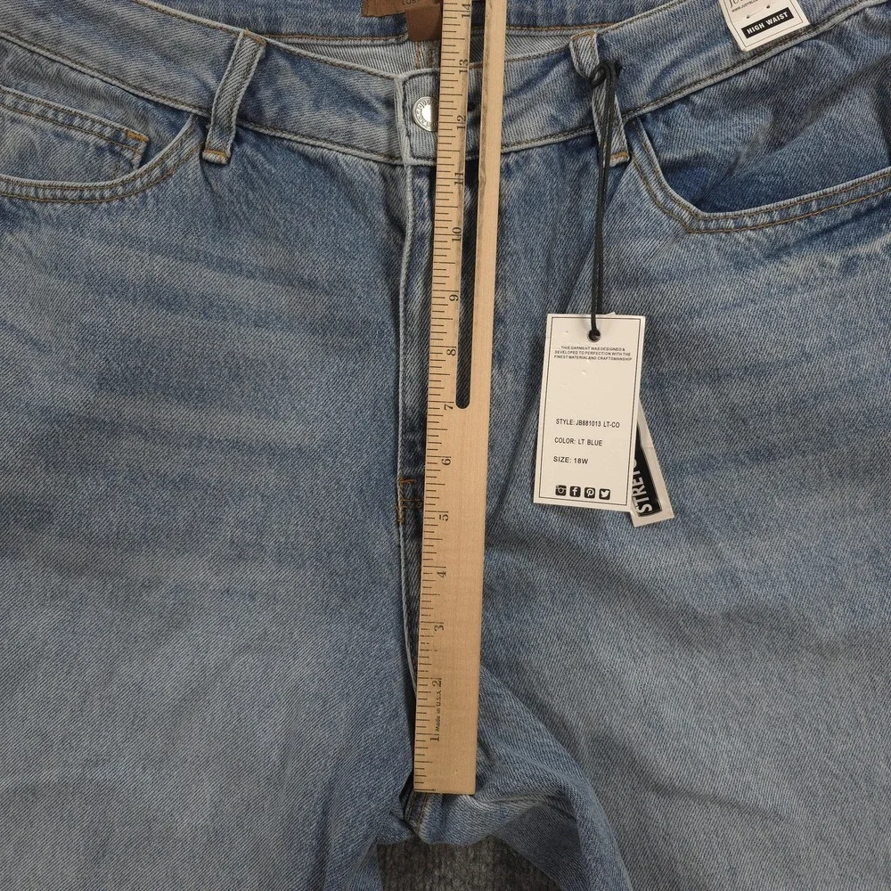 Judy Blue Jeans Womens 18W Light Wash High Rise Baggy Straight Stretch Denim NEW